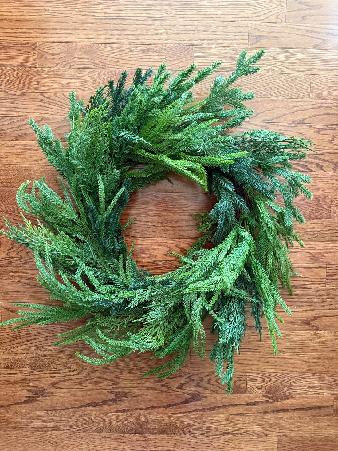Mixed pine and cedar wreath 28”