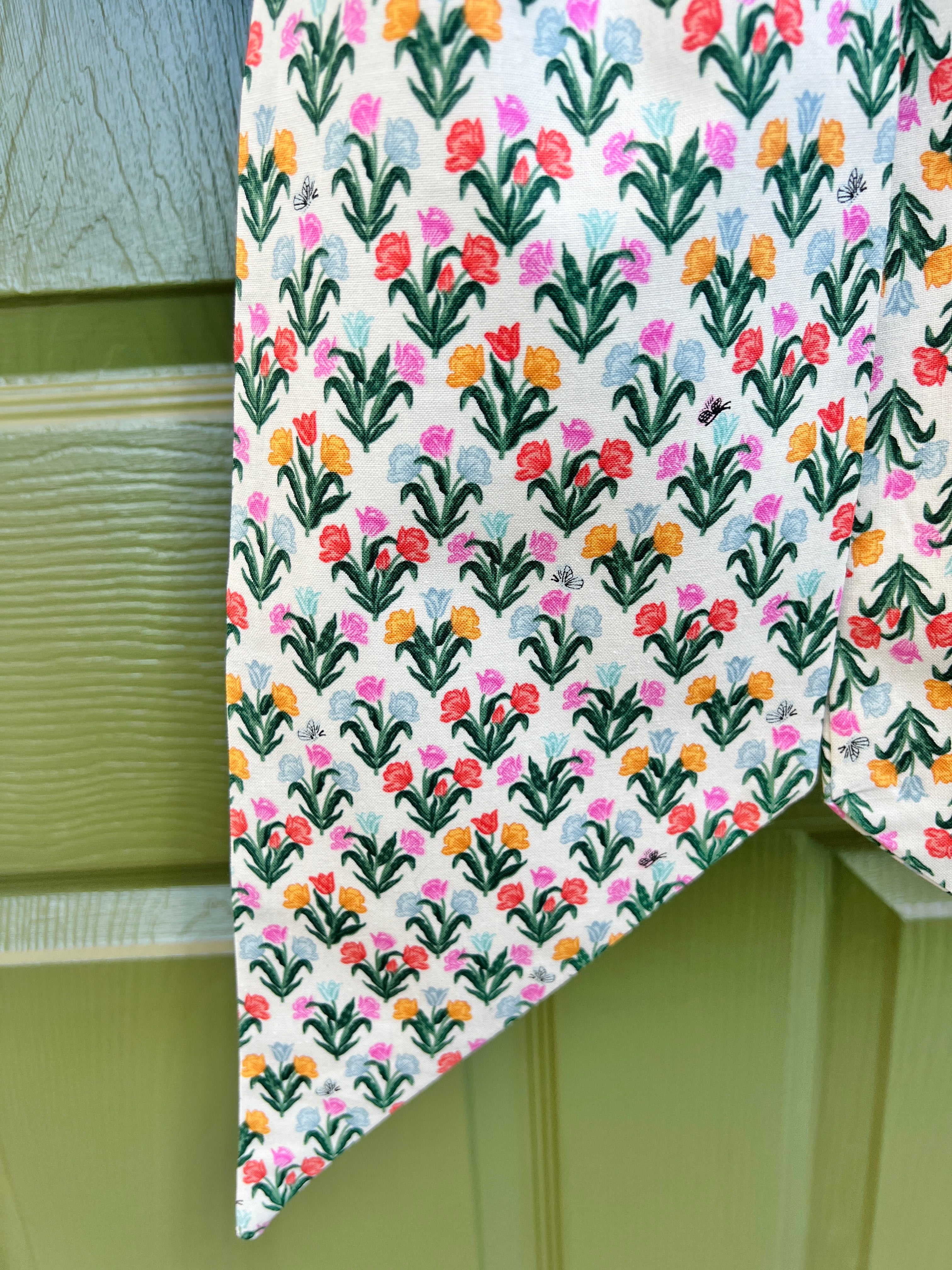 Tulip print signature wreath sash