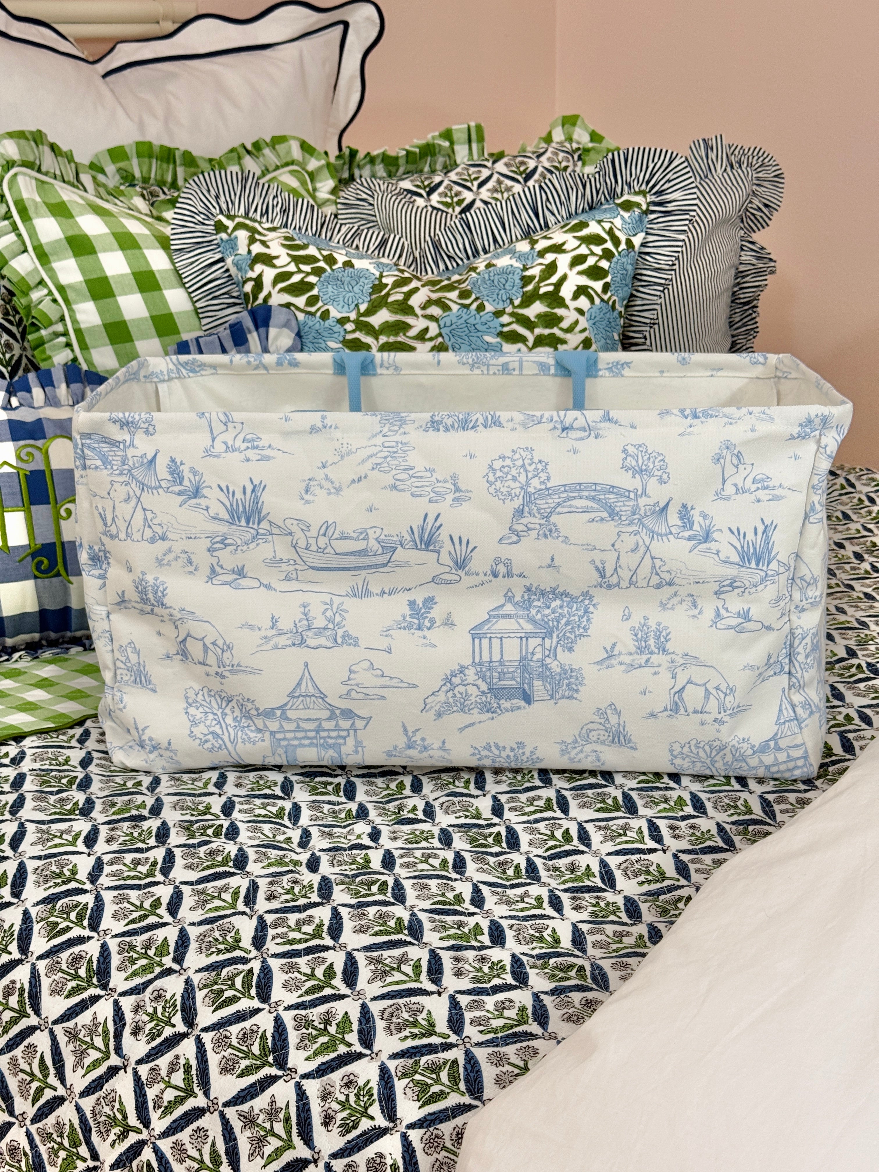Canvas collapsible tote in pink and blue toile