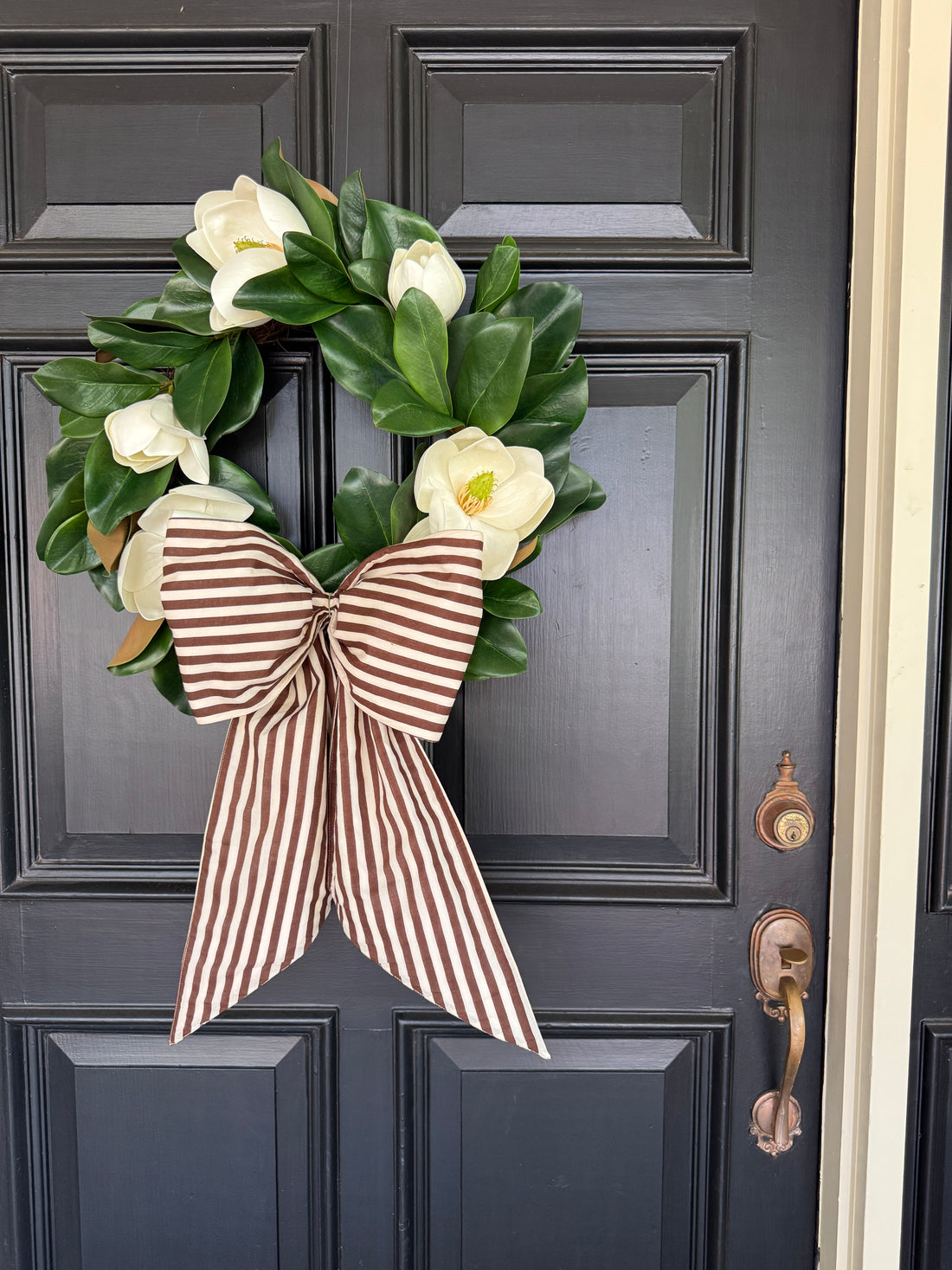 Cream magnolia wreath, 23”