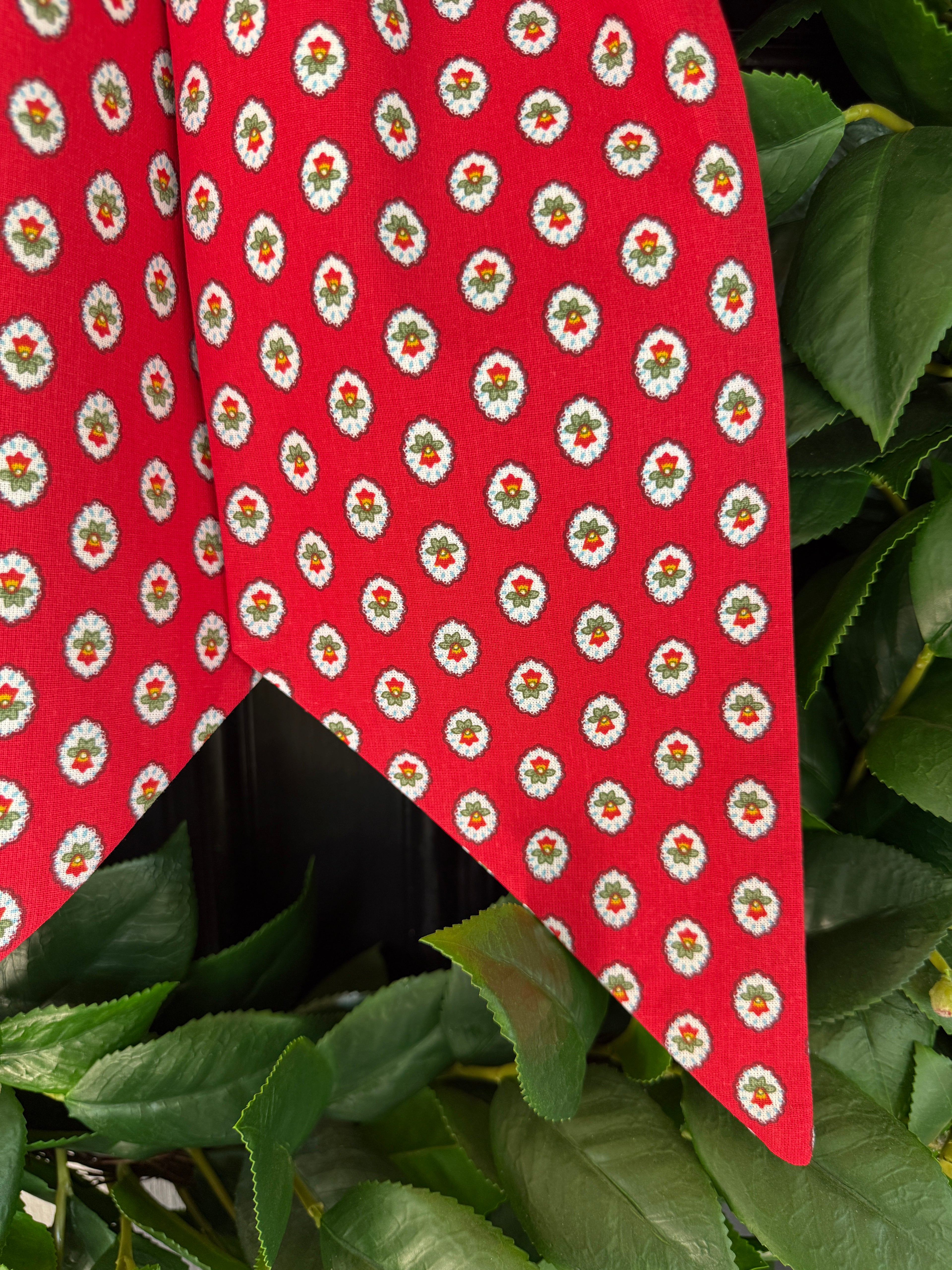 Red French ditsy print signature wreath sash