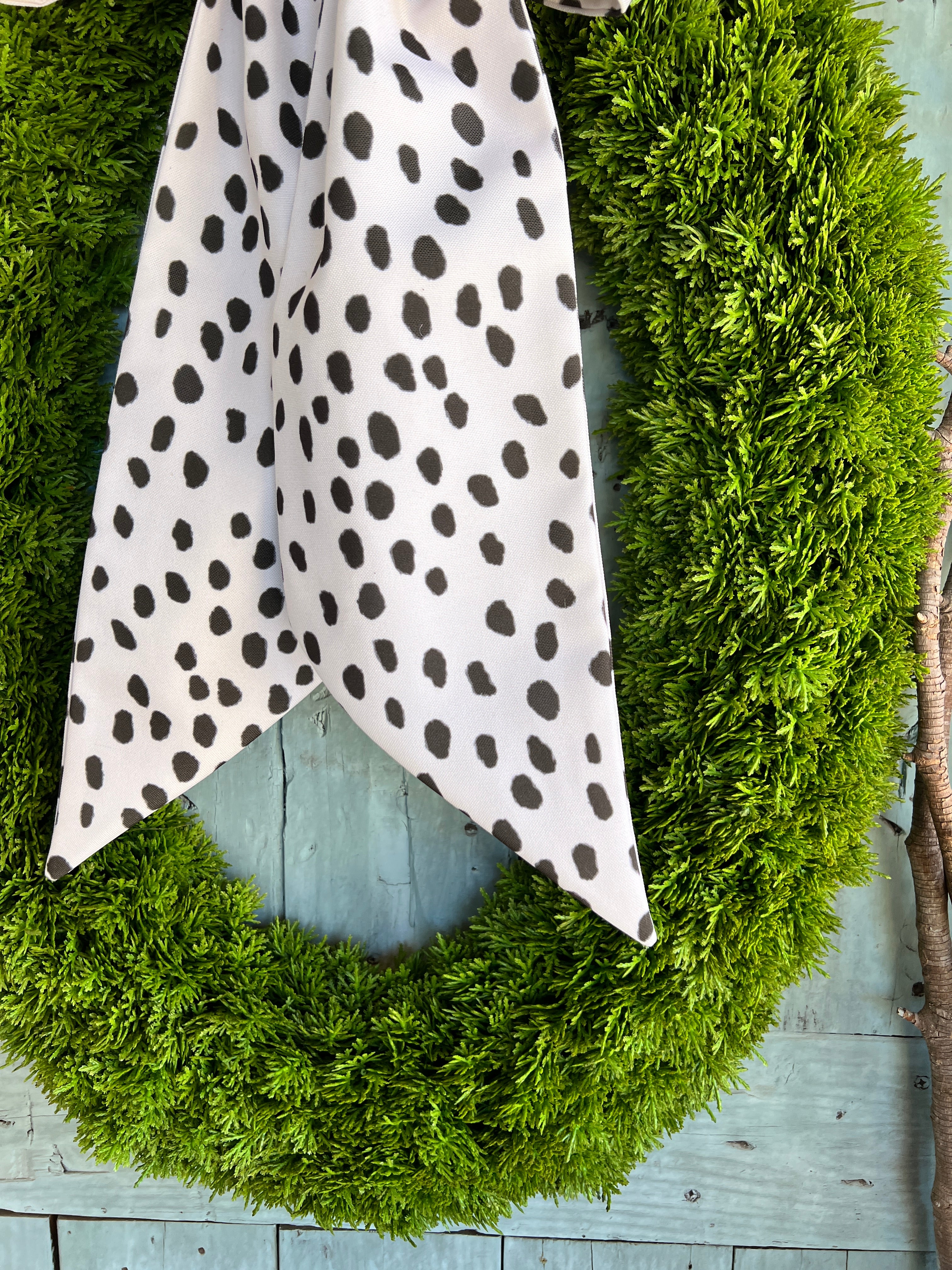 Oversized oval green wreath