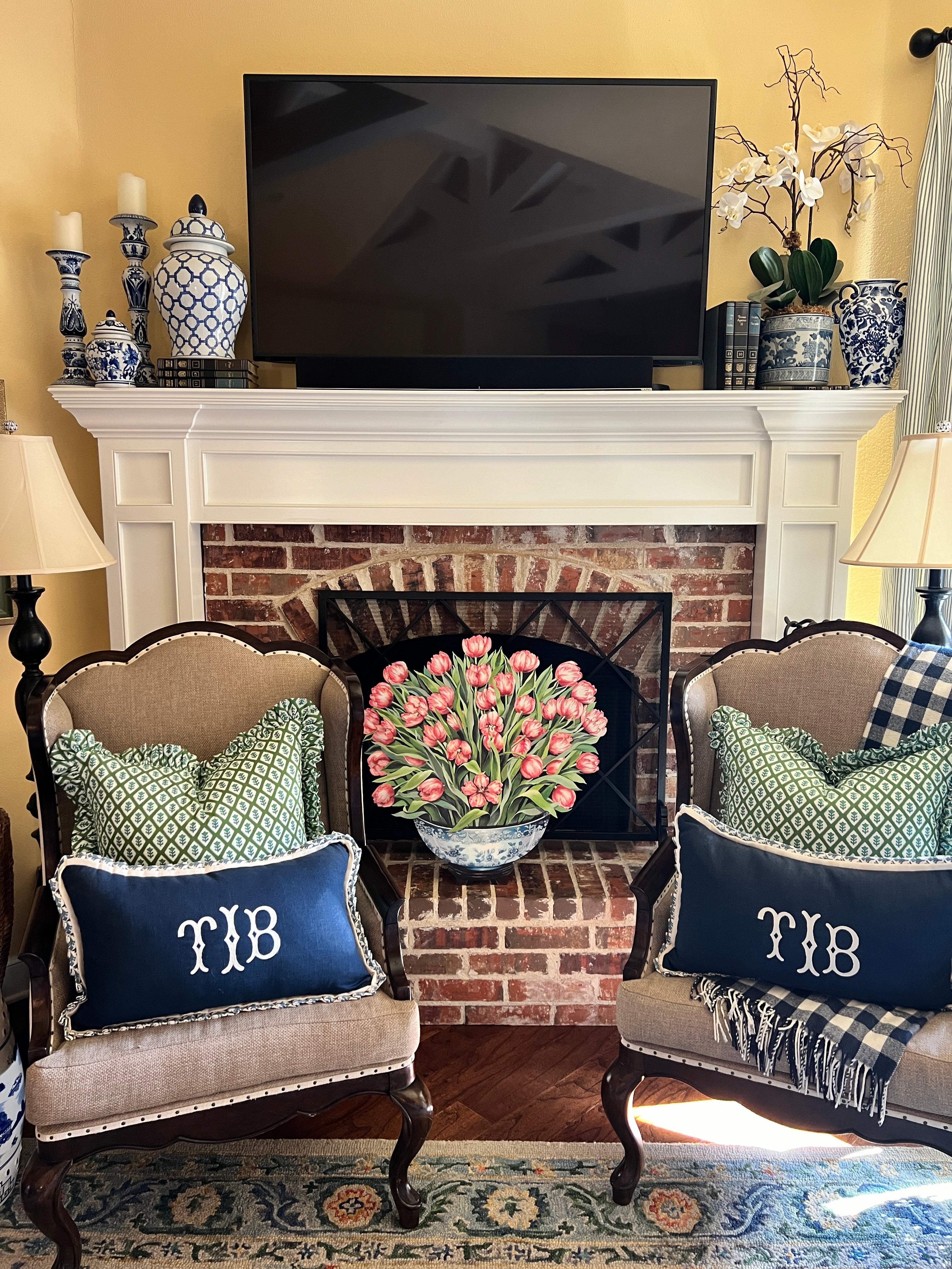 Parrot tulips fireplace screen