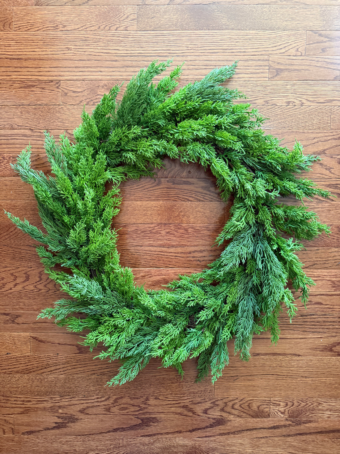 28” fresh green cedar wreath