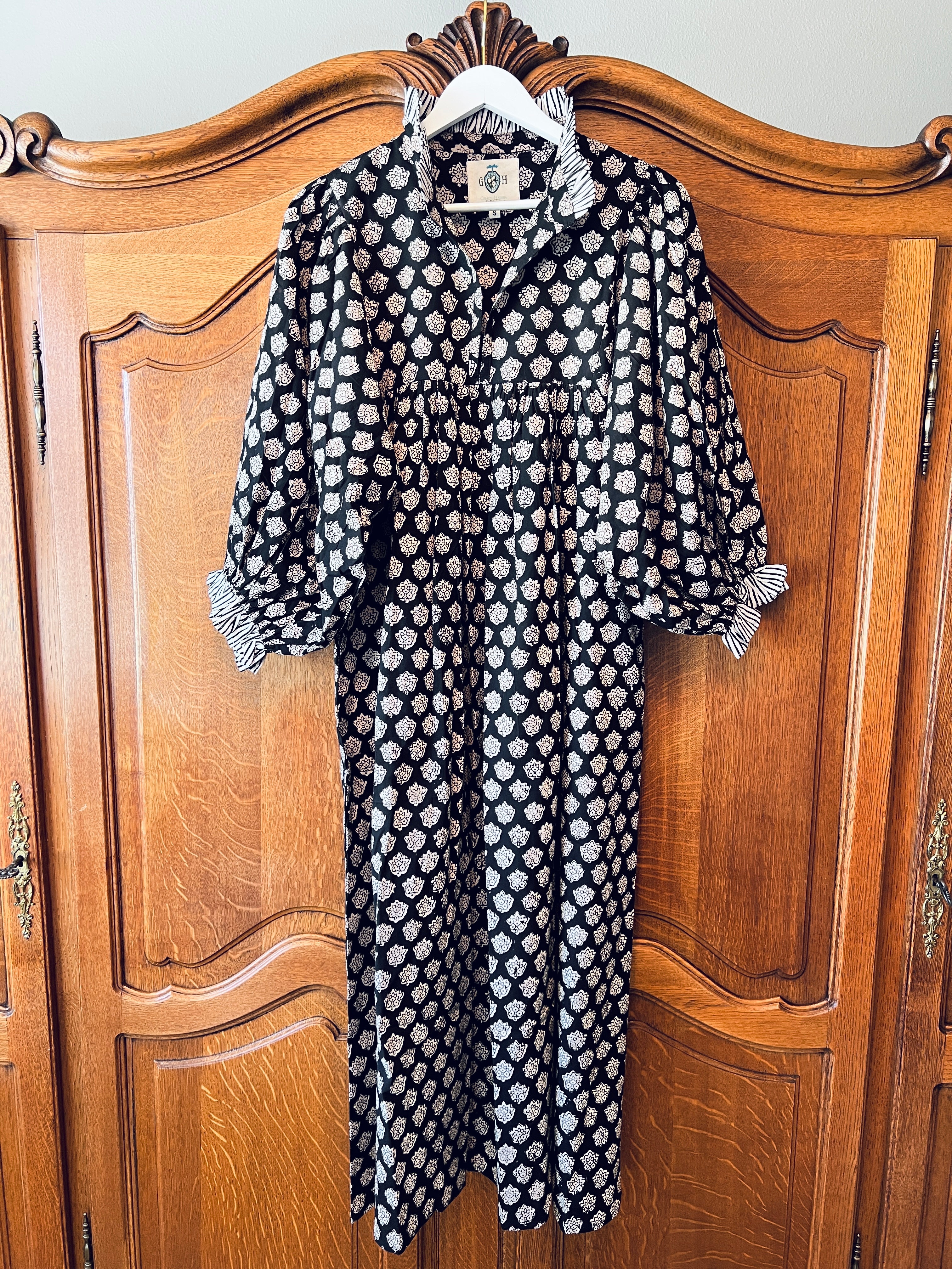 Lillie caftan maxi dress black and cream