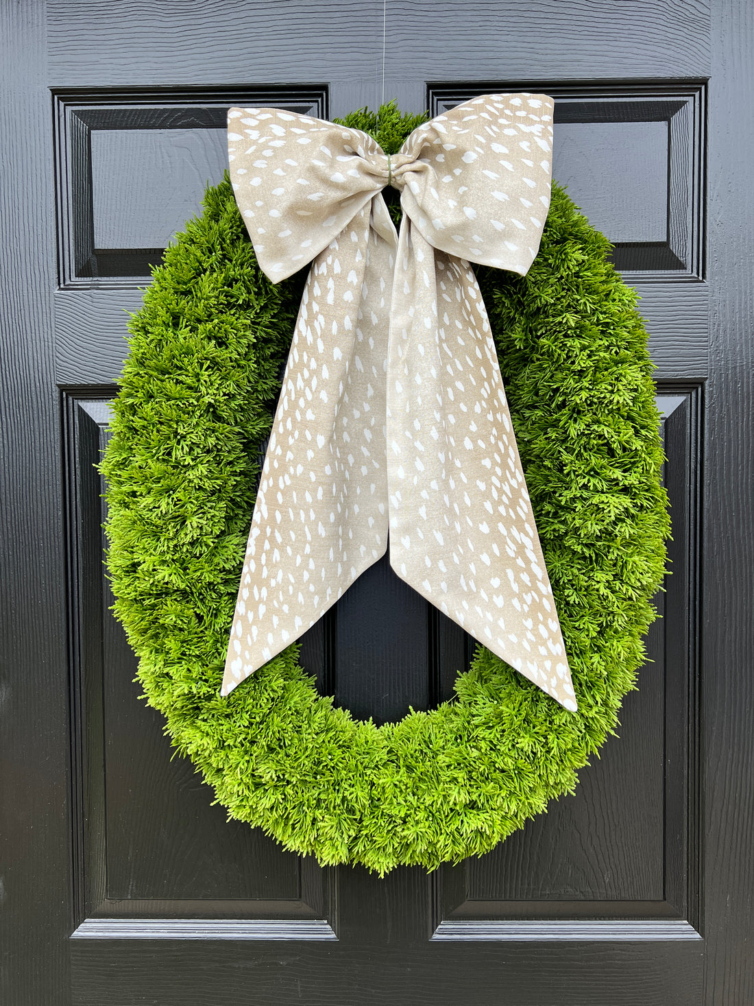 Antelope wreath sash beige and white