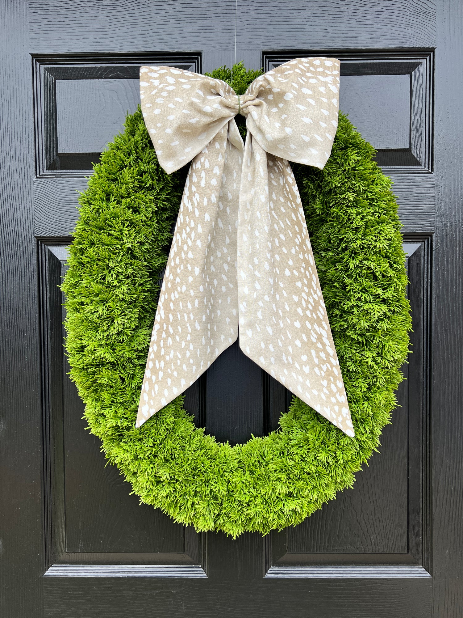 Antelope wreath sash beige and white