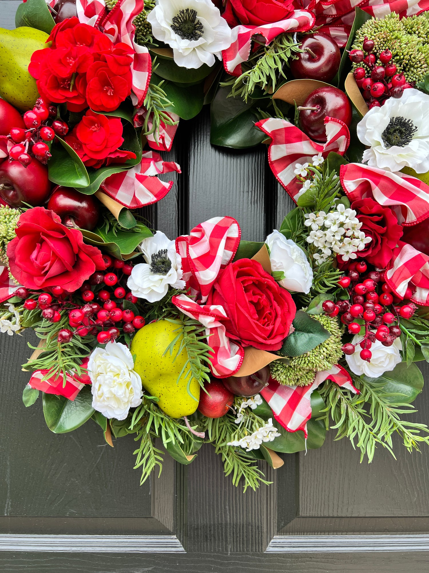 Roses and gingham holiday wreath