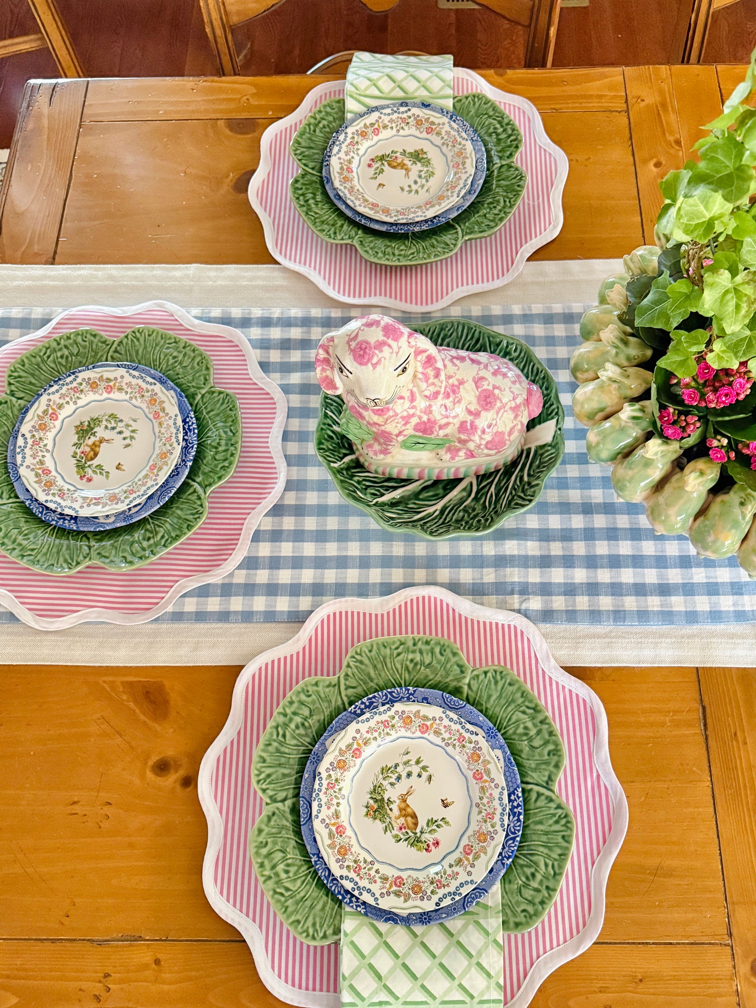 Pink striped scalloped placemats set of 4
