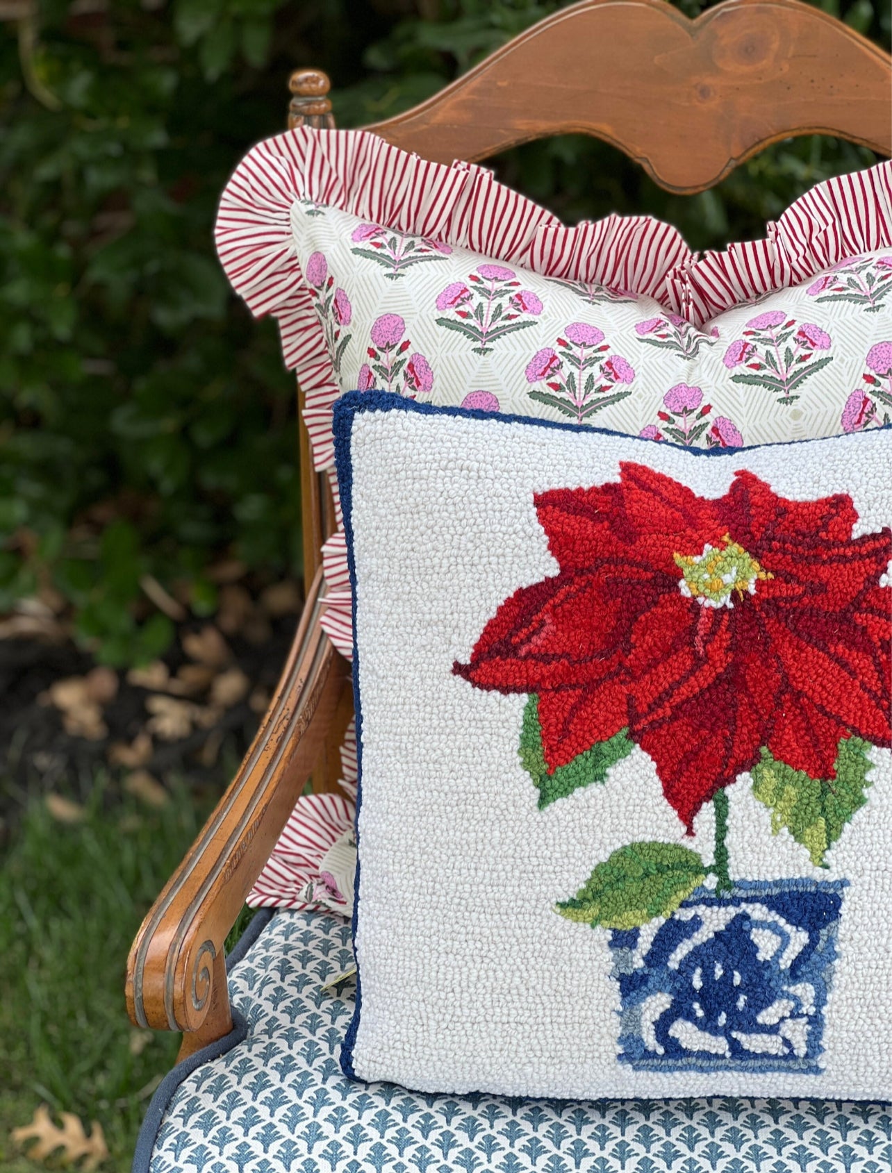 Holiday chinoiserie potted poinsettia hooked wool pillow