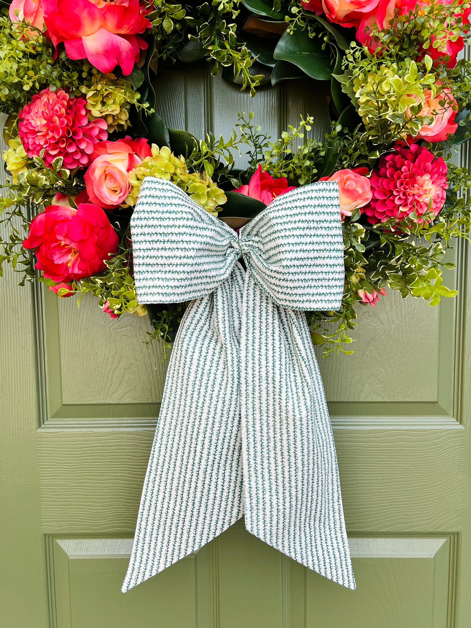 Green vine stripe signature wreath sash