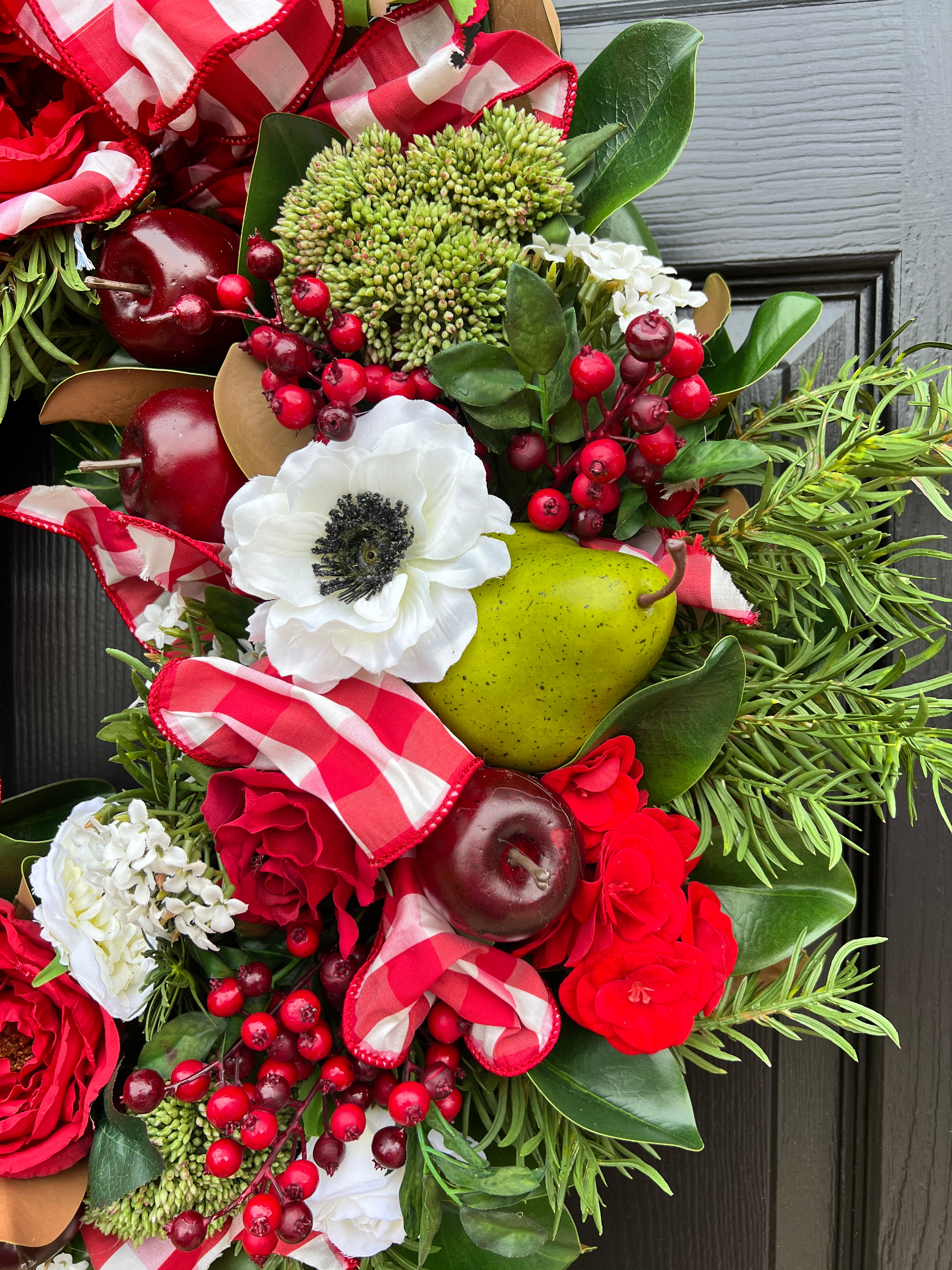 Roses and gingham holiday wreath