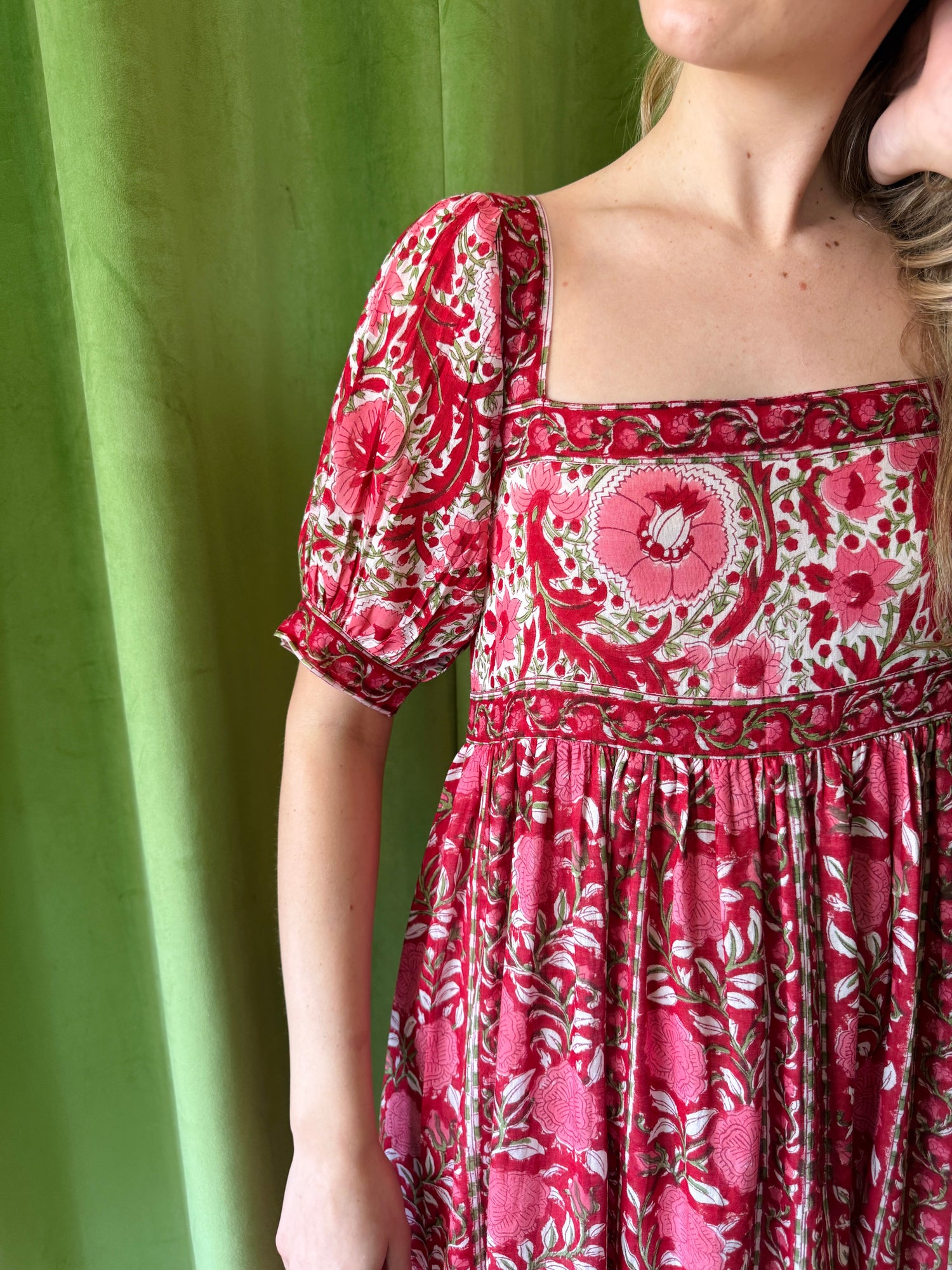 Lottie dress with puff sleeves in red and pink