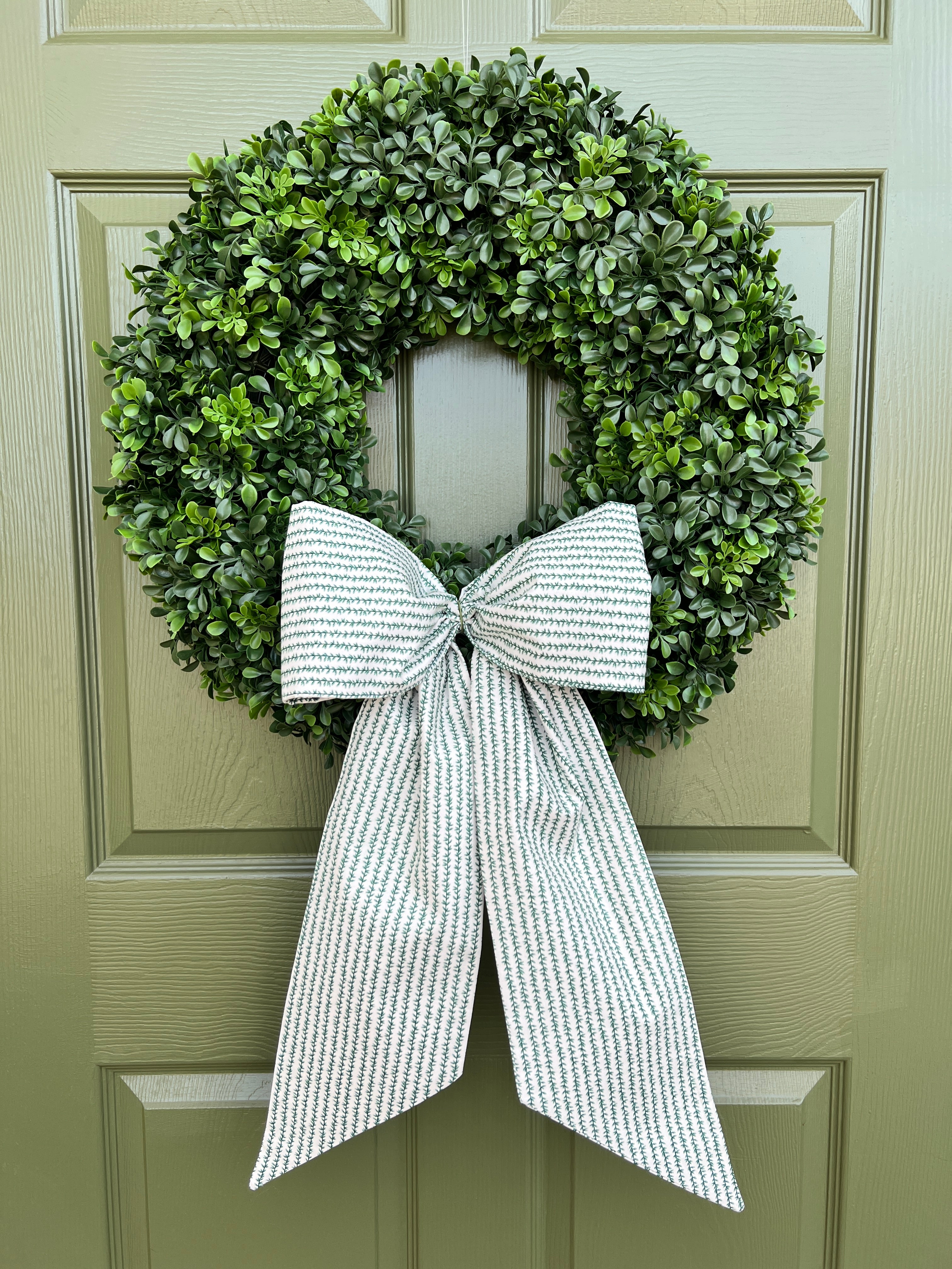 Green vine stripe signature wreath sash