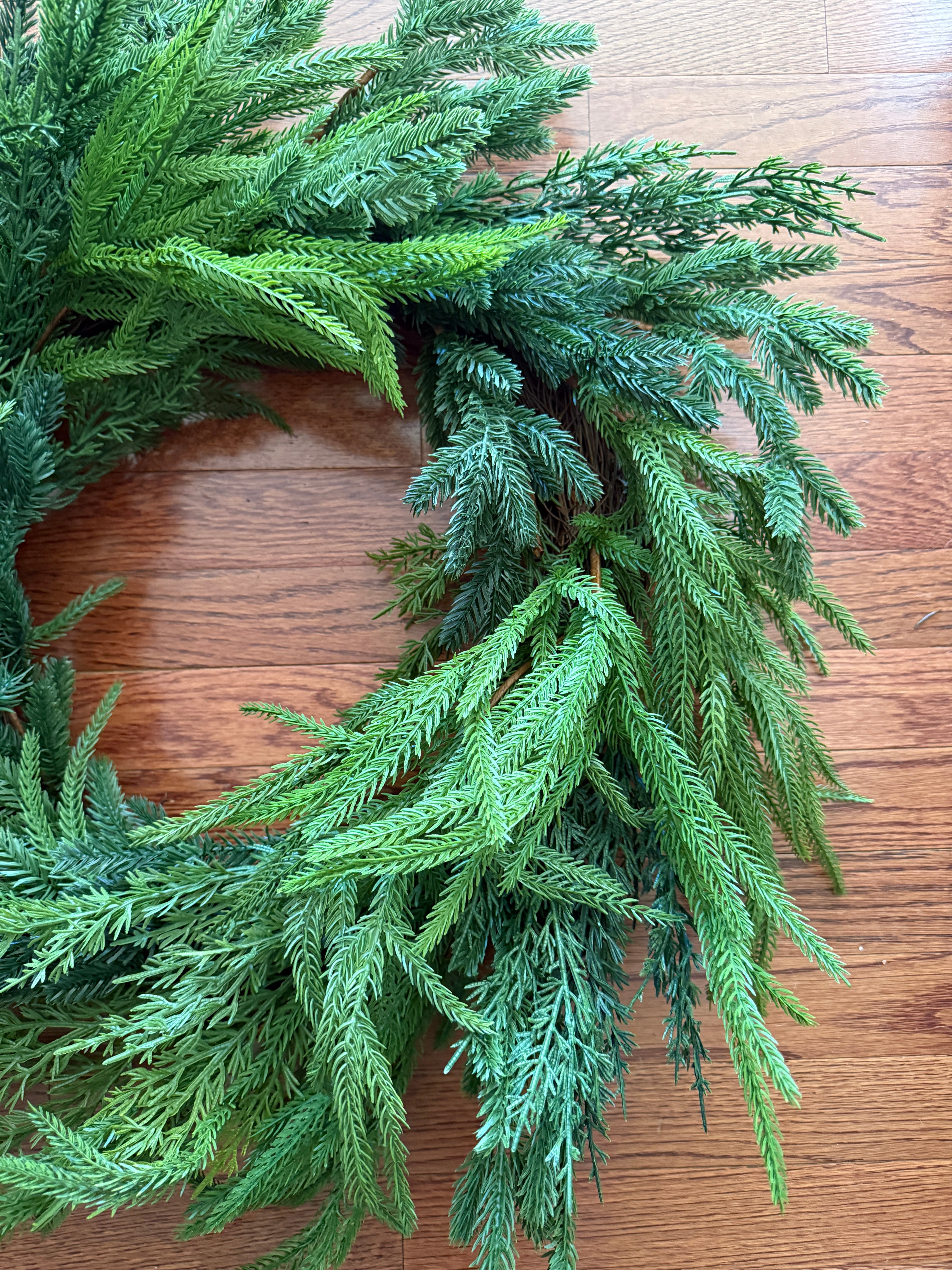 Mixed pine and cedar wreath 28”