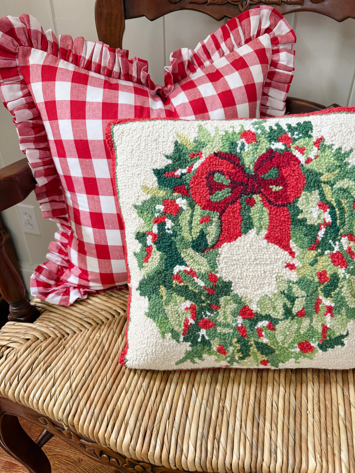 Holiday wreath with bow hand hooked pillow