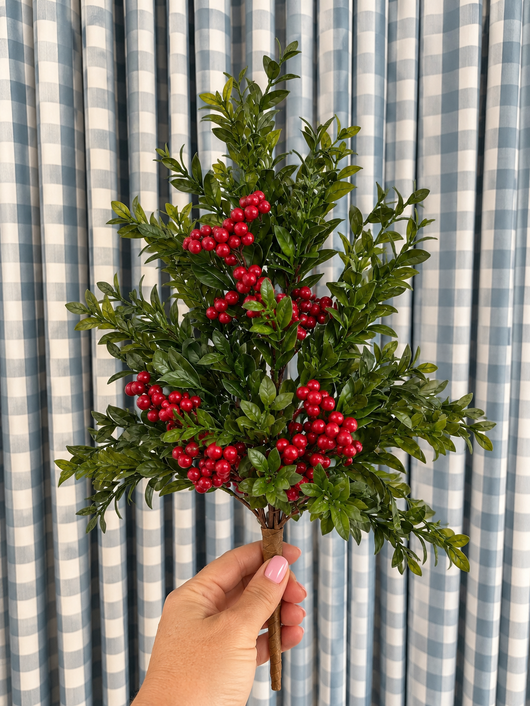 Boxwood and berries spray 20”