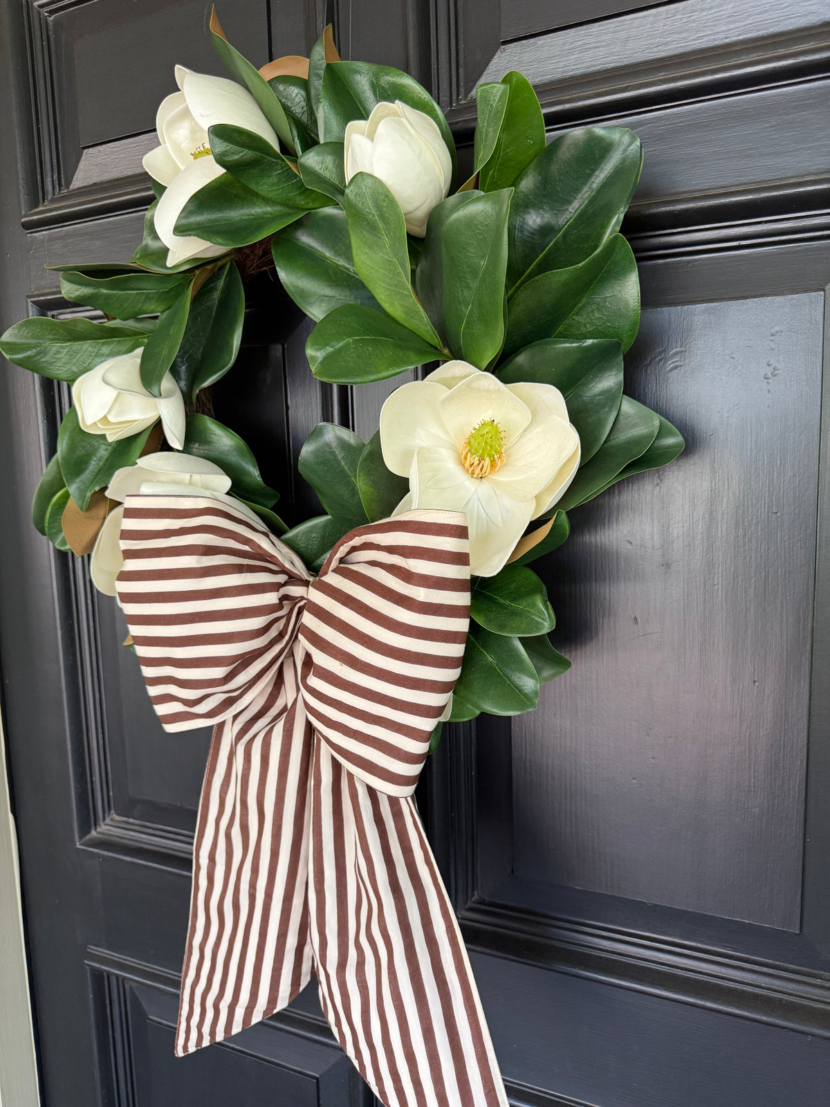 Cream magnolia wreath, 23”