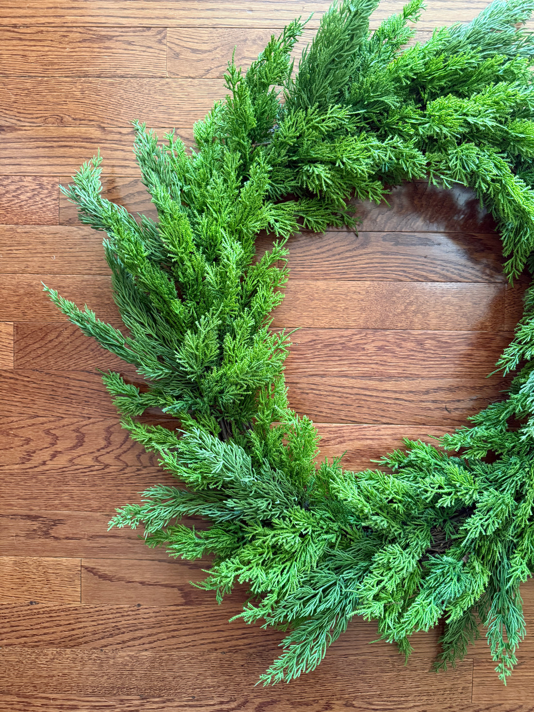 28” fresh green cedar wreath