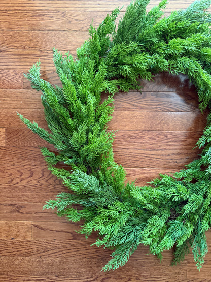 28” fresh green cedar wreath