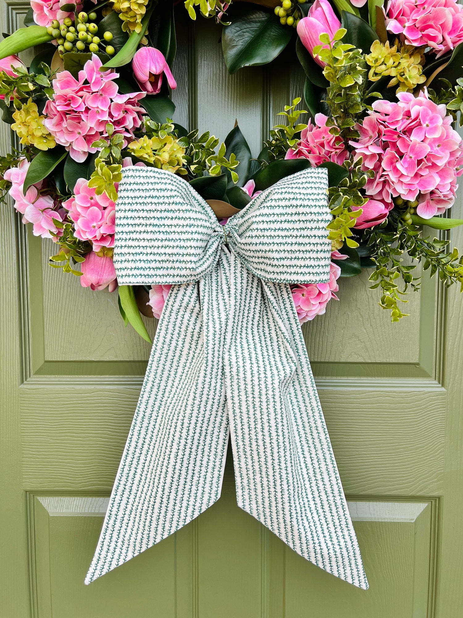 Green vine stripe signature wreath sash