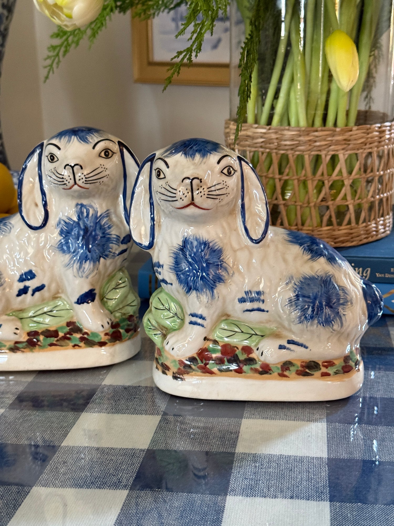 Staffordshire bunny pair blue 6.5”