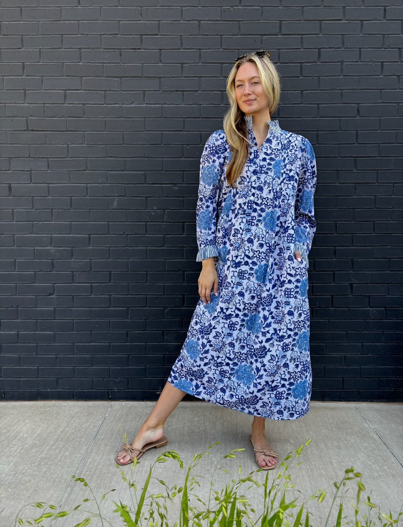 Pintuck caftan maxi dress blue and white porcelain print