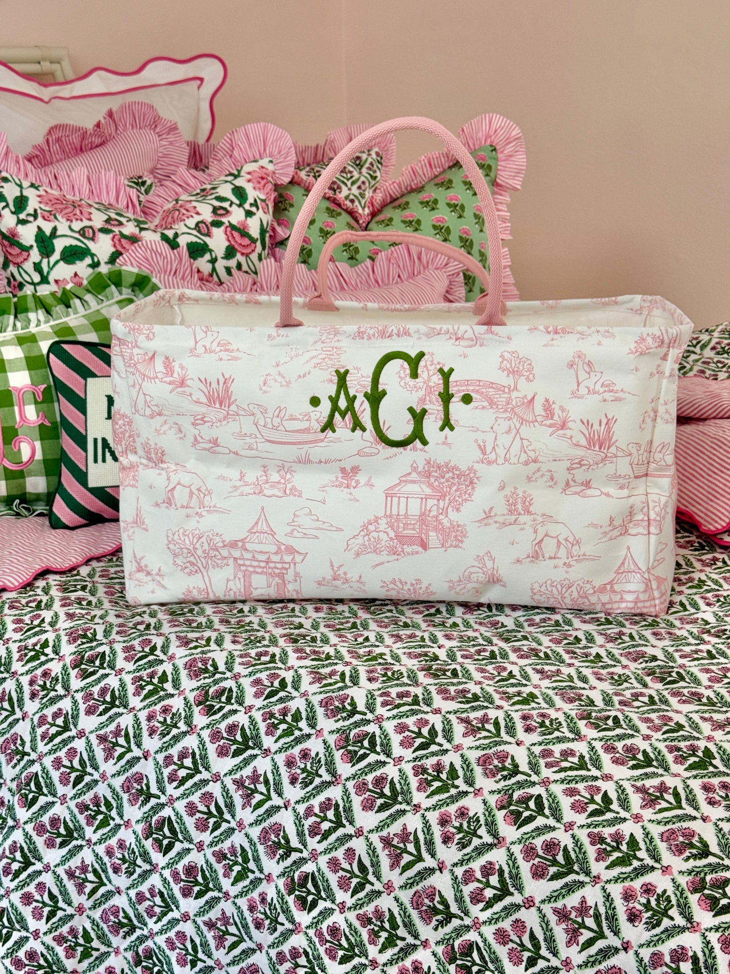 Canvas collapsible tote in pink and blue toile