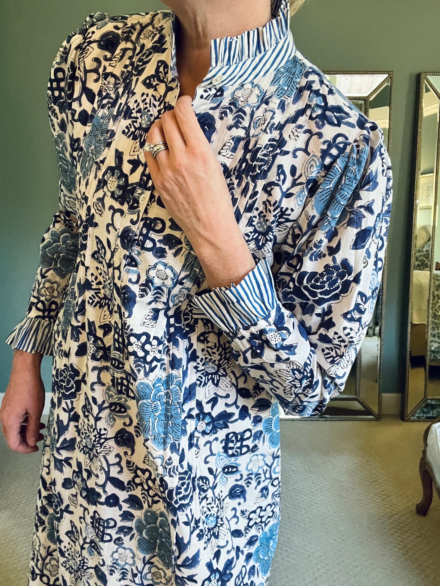 Pintuck caftan maxi dress blue and white porcelain print