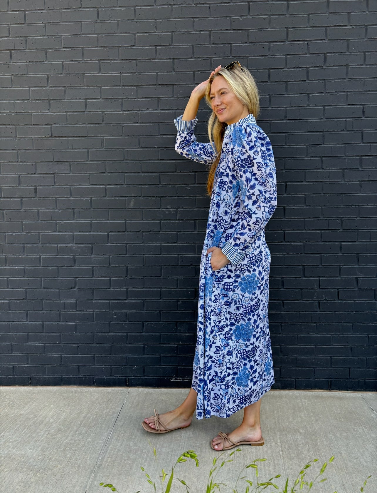 Pintuck caftan maxi dress blue and white porcelain print