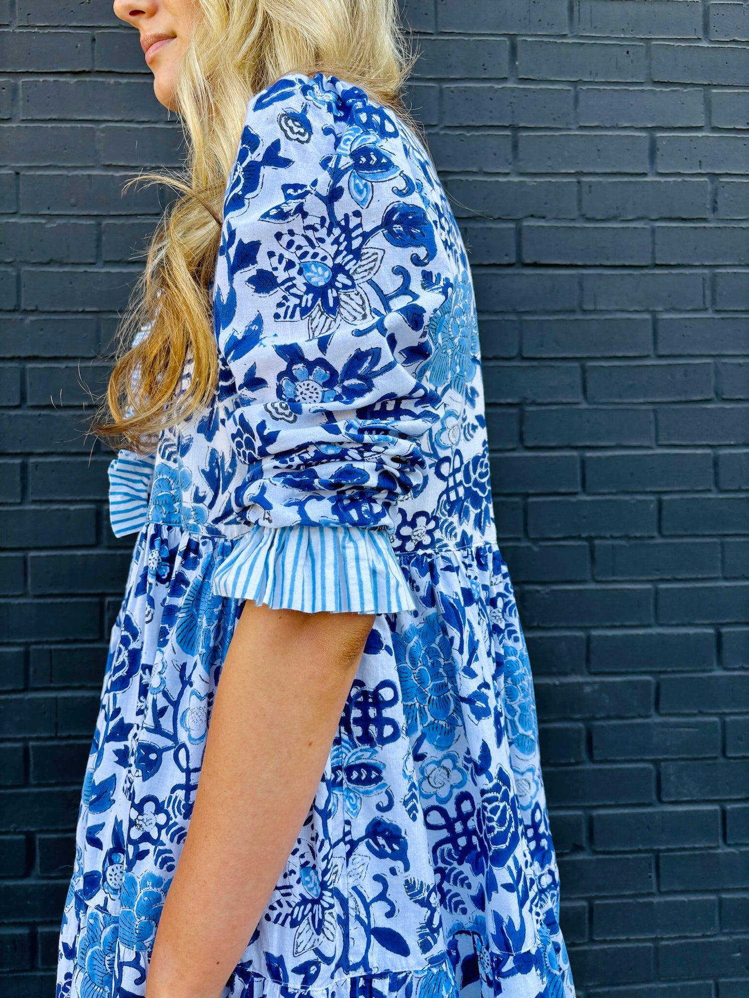 The Anndee short dress in blue and white porcelain block print Grace Harris Collection The Anndee short dress in blue and white porcelain block print Grace Harris Collection