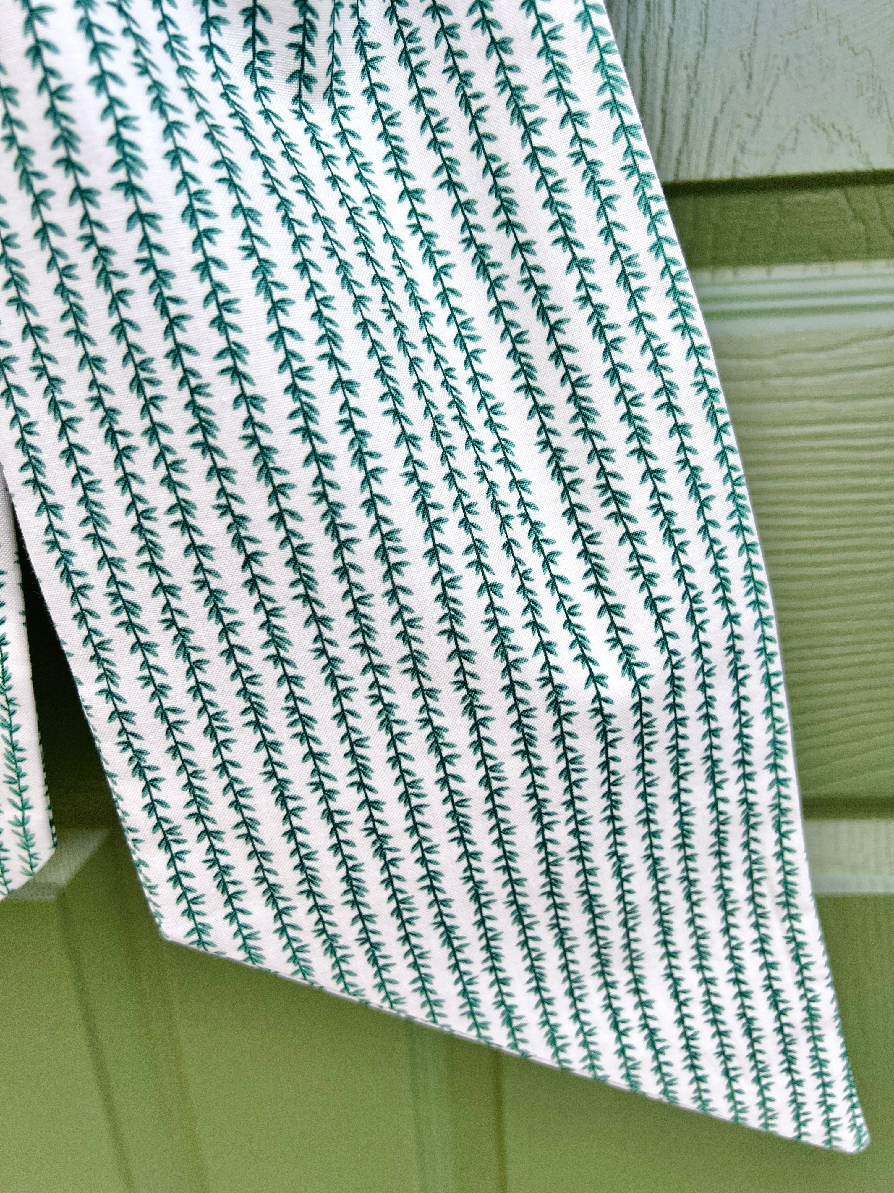 Green vine stripe signature wreath sash