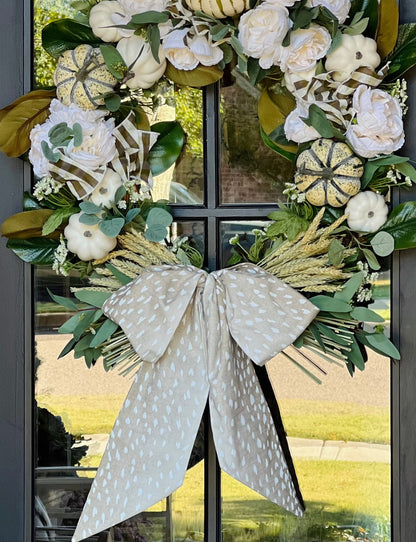 Antelope wreath sash beige and white