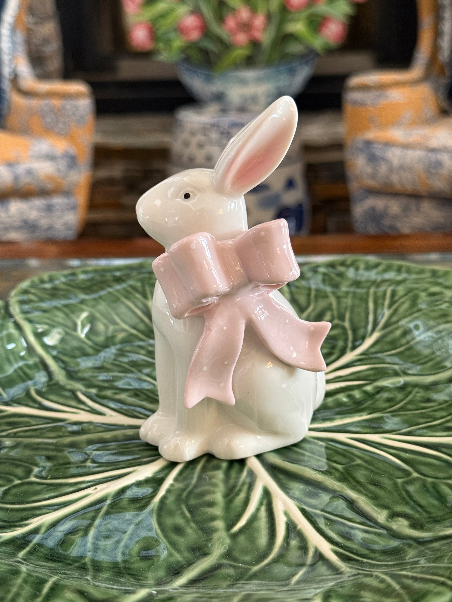 Porcelain bunny set with pink bows