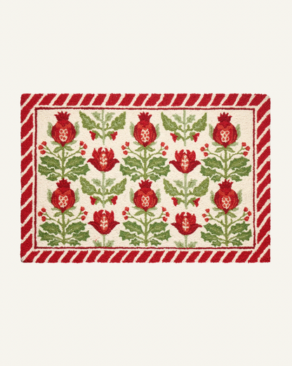 Holiday Mughal hand hooked accent rug