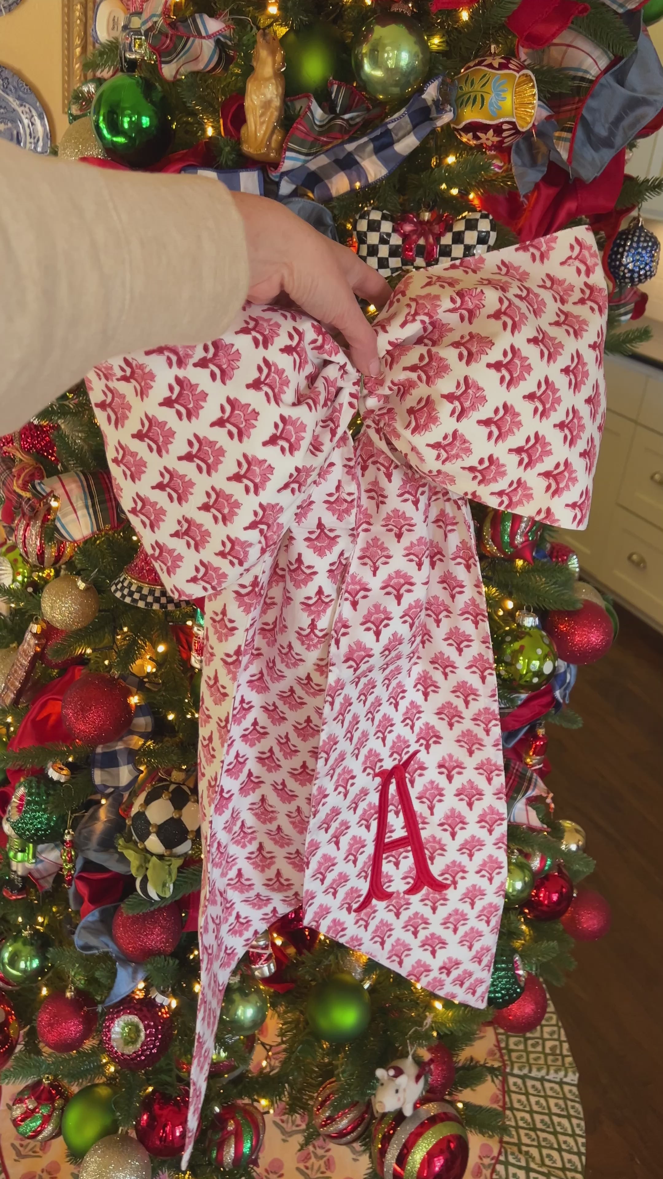 Red block print wreath sash