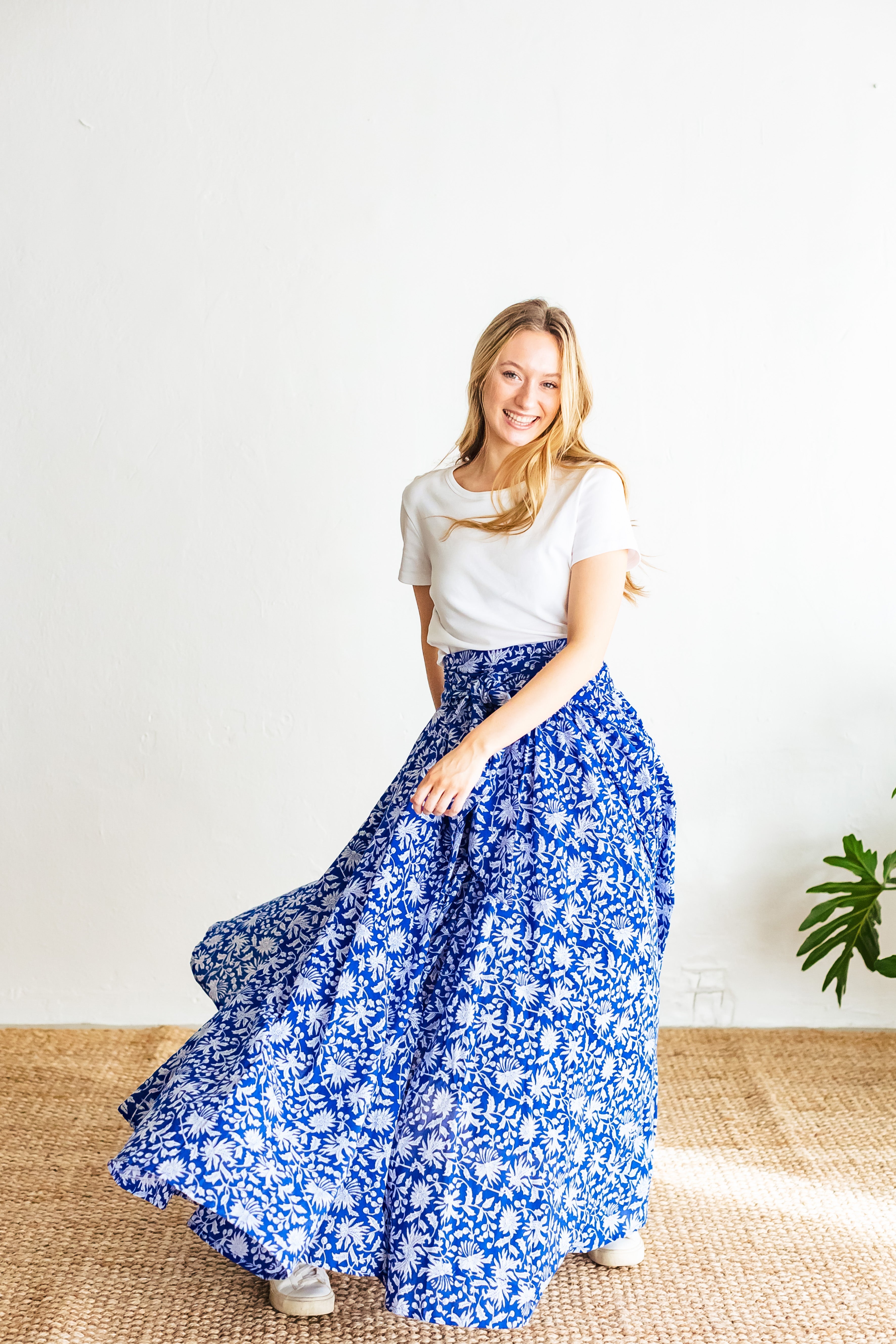 Jluxlabel shelby blue floral maxi clearance skirt