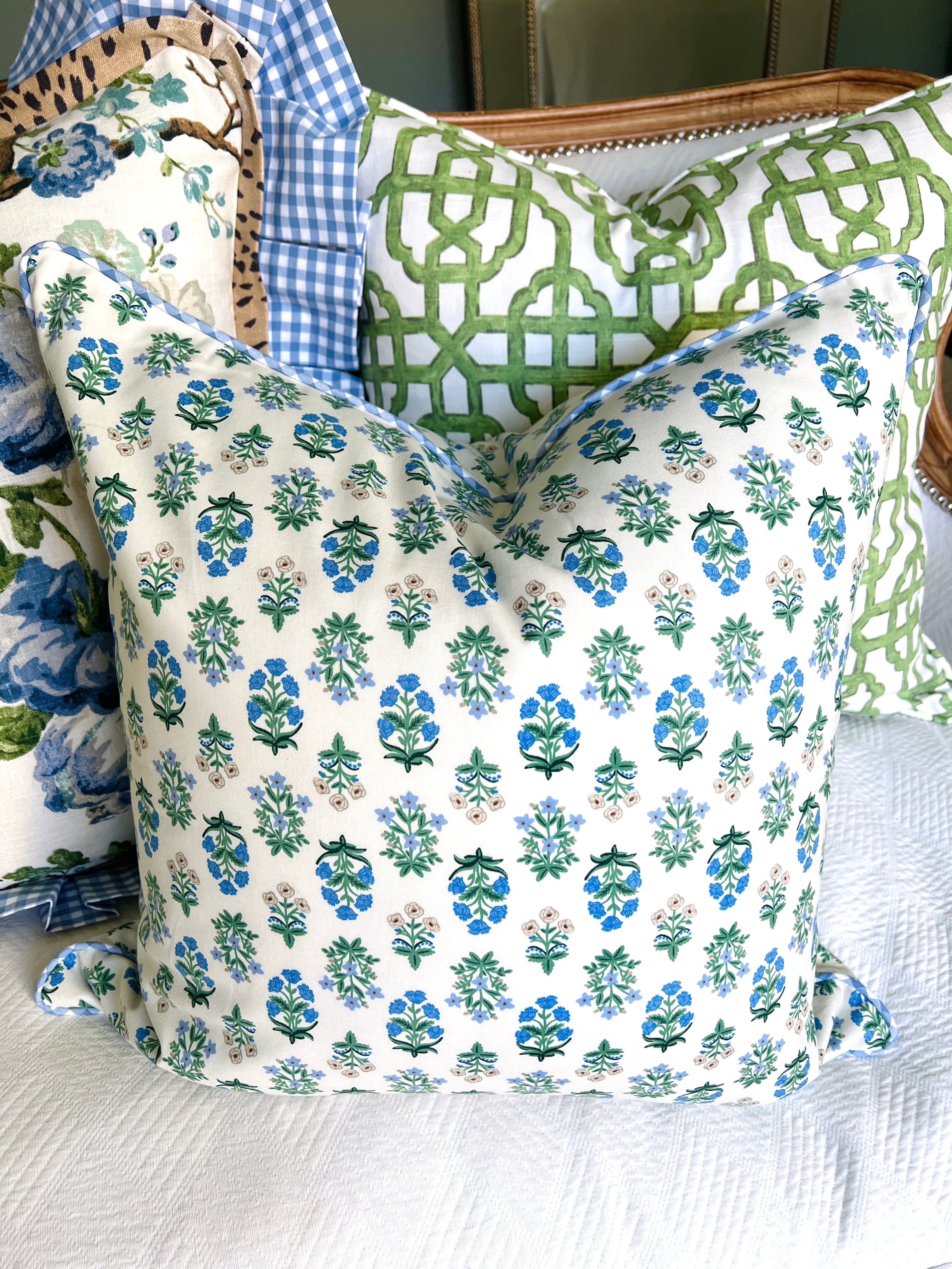 Green floral outlet pillow